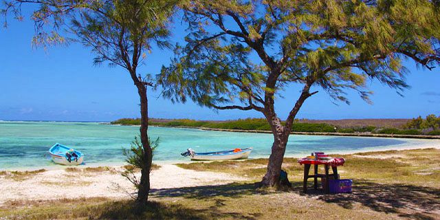 Full day boat trip ile aux chats ile hermitage rodrigues (3)
